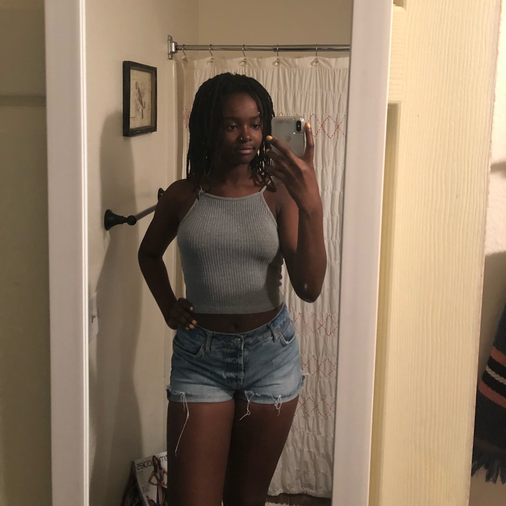 BRANDY MELVILLE ribbed grey crop top